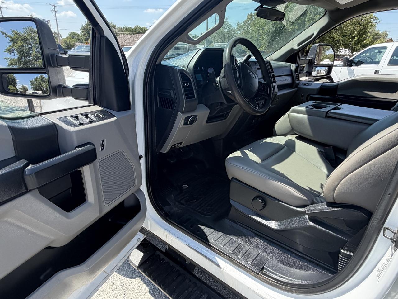 Ford F-350 SD XL Crew Cab Long Bed DRW 4WD 2020