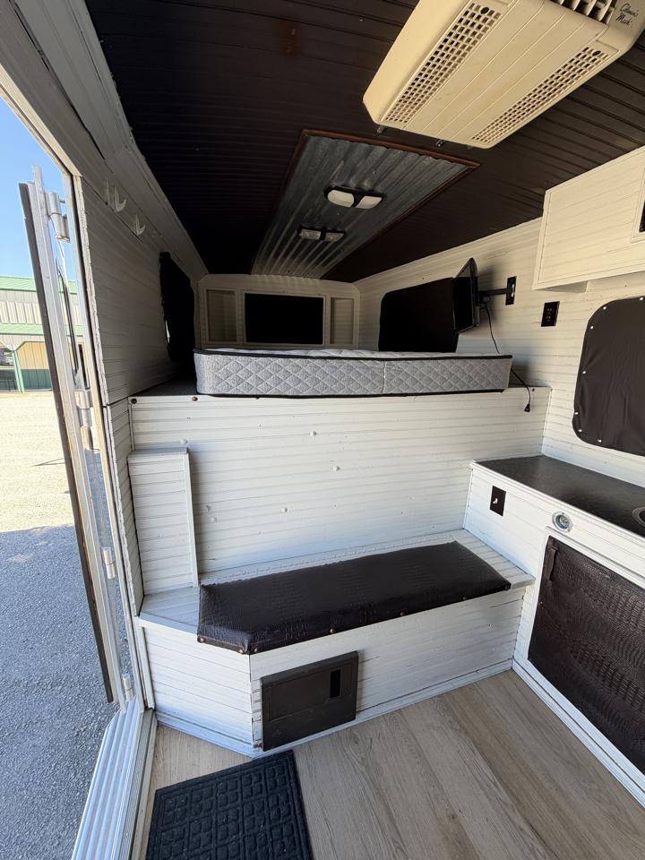 Elite Horse Trailer  1996