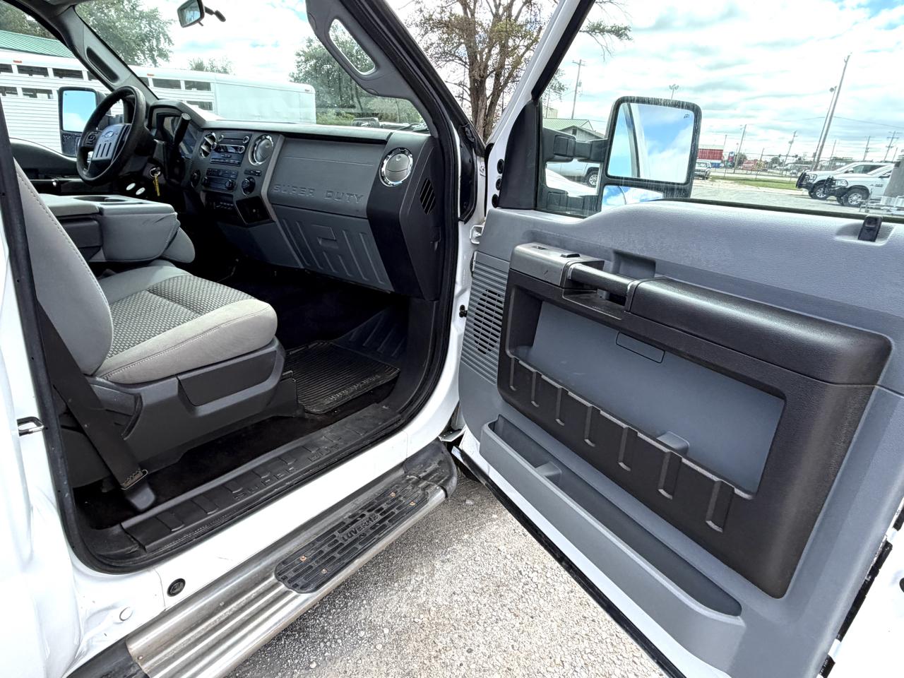 Ford F-350 SD XL 4WD 2011