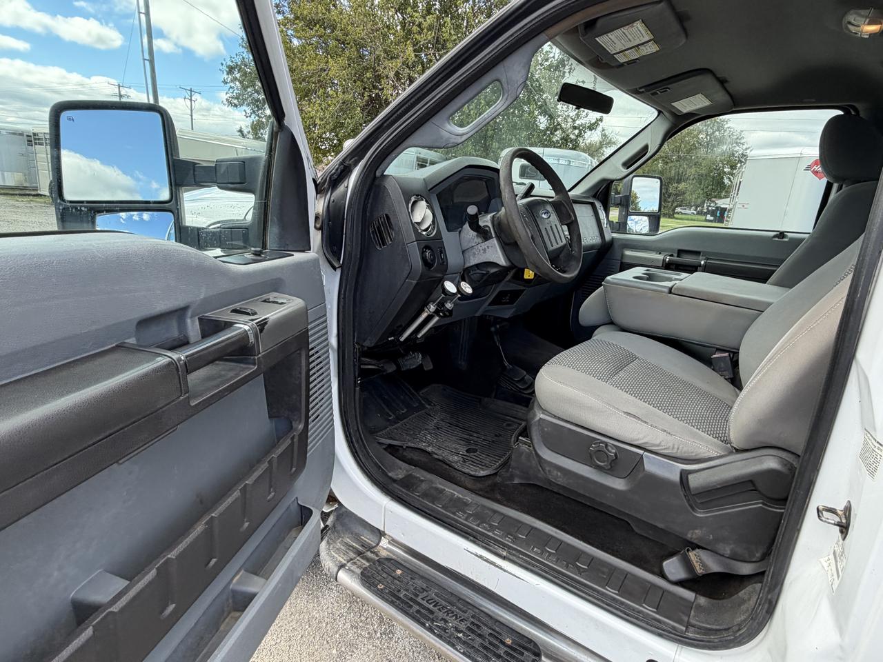 Ford F-350 SD XL 4WD 2011