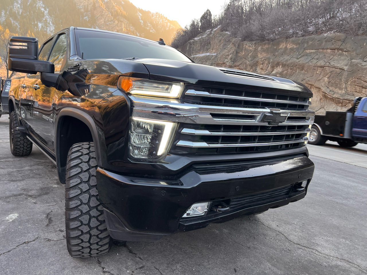 Chevrolet Silverado 2500HD 4WD Crew Cab 159" High Country 2023