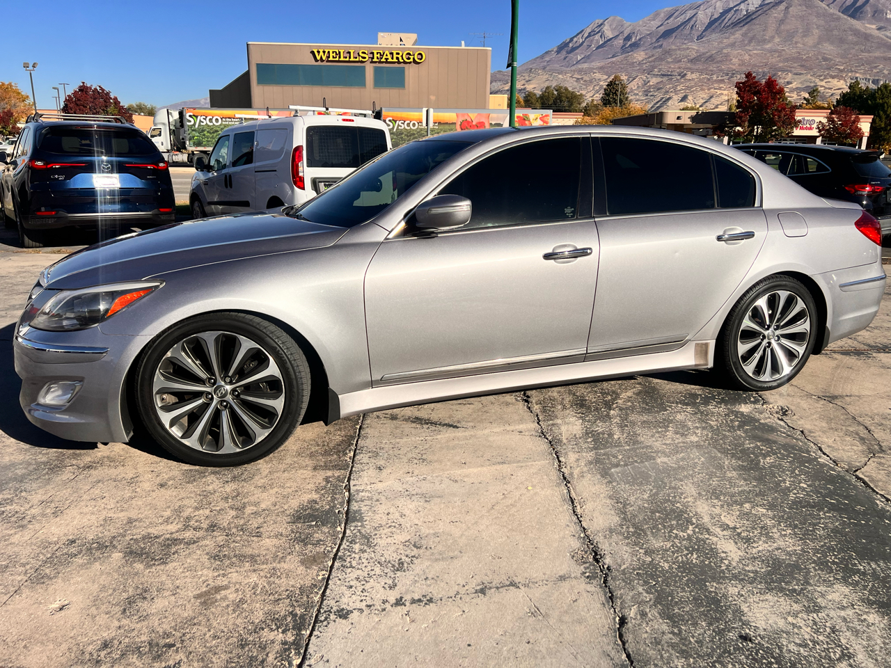 Hyundai Genesis 4dr Sdn V8 5.0L R-Spec 2012 Hyundai Genesis 4dr Sdn V8 5.0L R-Spec 2012