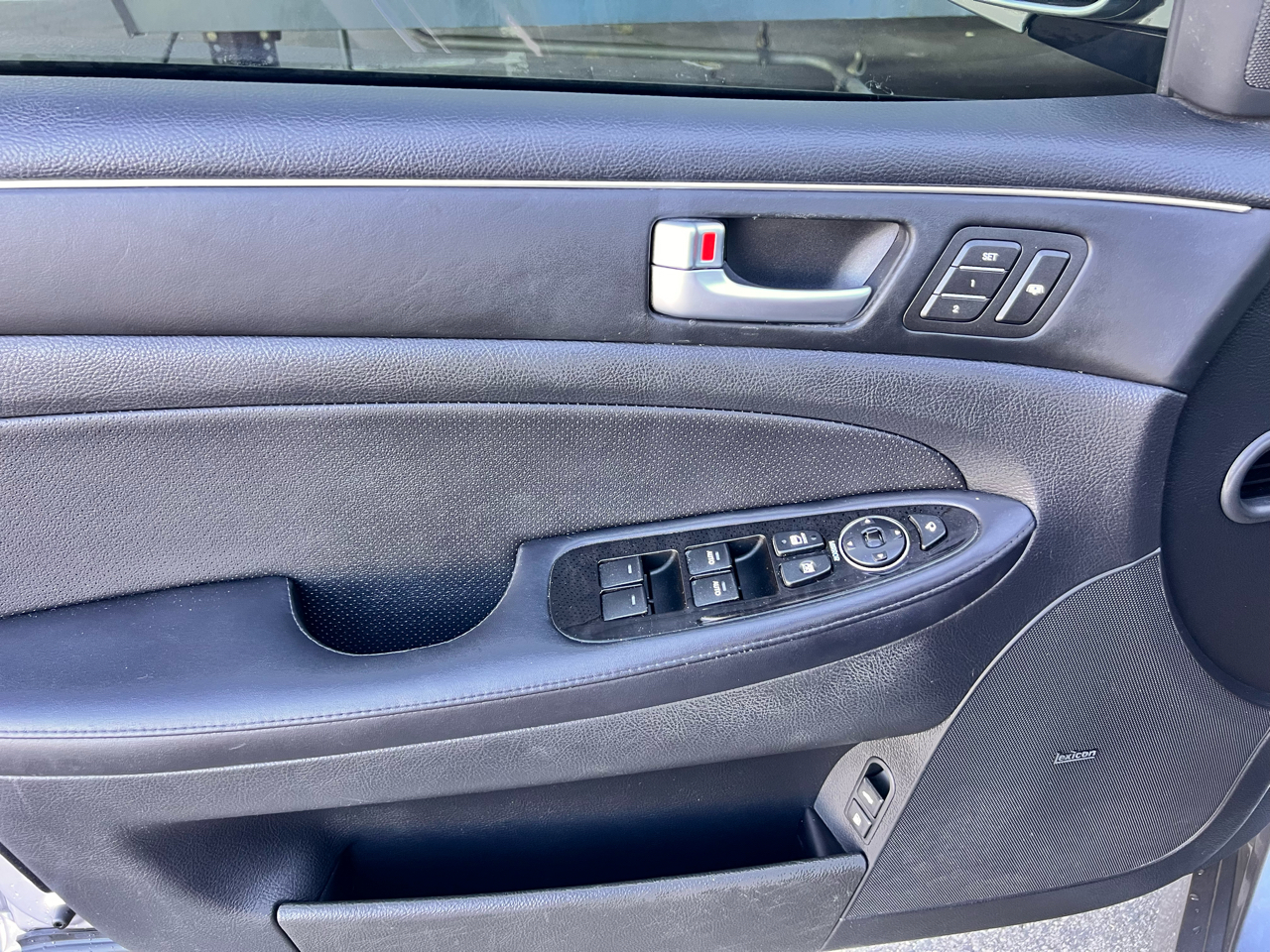 Hyundai Genesis 4dr Sdn V8 5.0L R-Spec 2012 Hyundai Genesis 4dr Sdn V8 5.0L R-Spec 2012