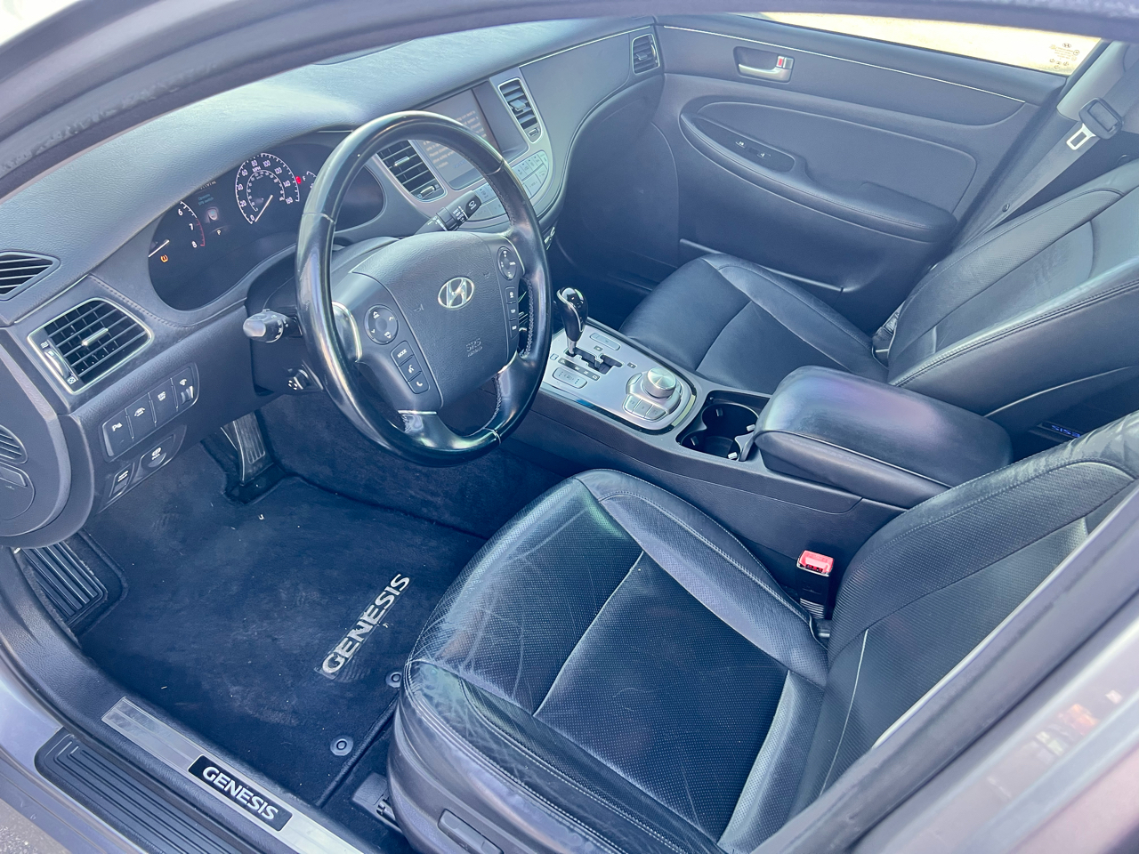 Hyundai Genesis 4dr Sdn V8 5.0L R-Spec 2012 Hyundai Genesis 4dr Sdn V8 5.0L R-Spec 2012