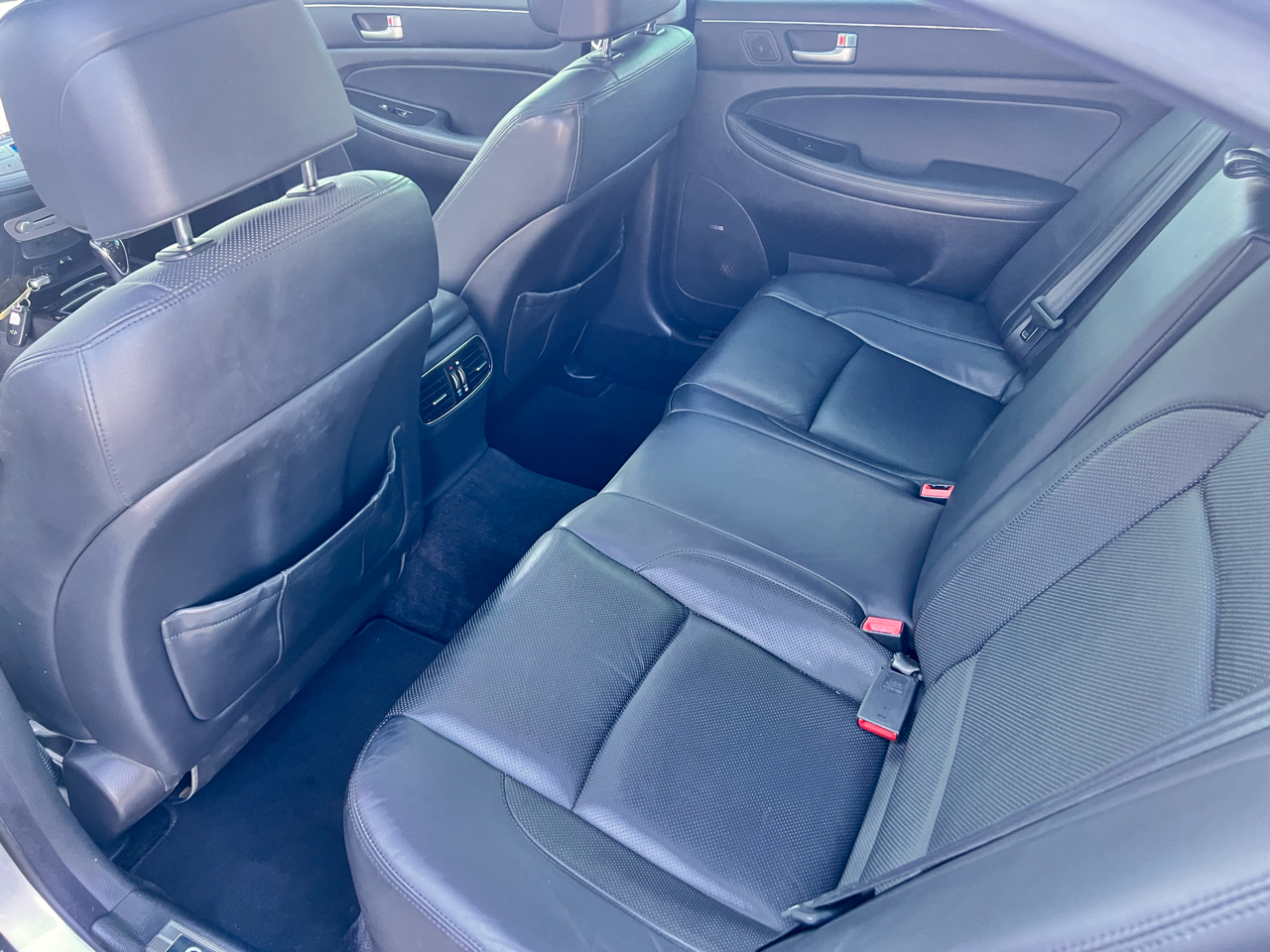 Hyundai Genesis 4dr Sdn V8 5.0L R-Spec 2012 Hyundai Genesis 4dr Sdn V8 5.0L R-Spec 2012