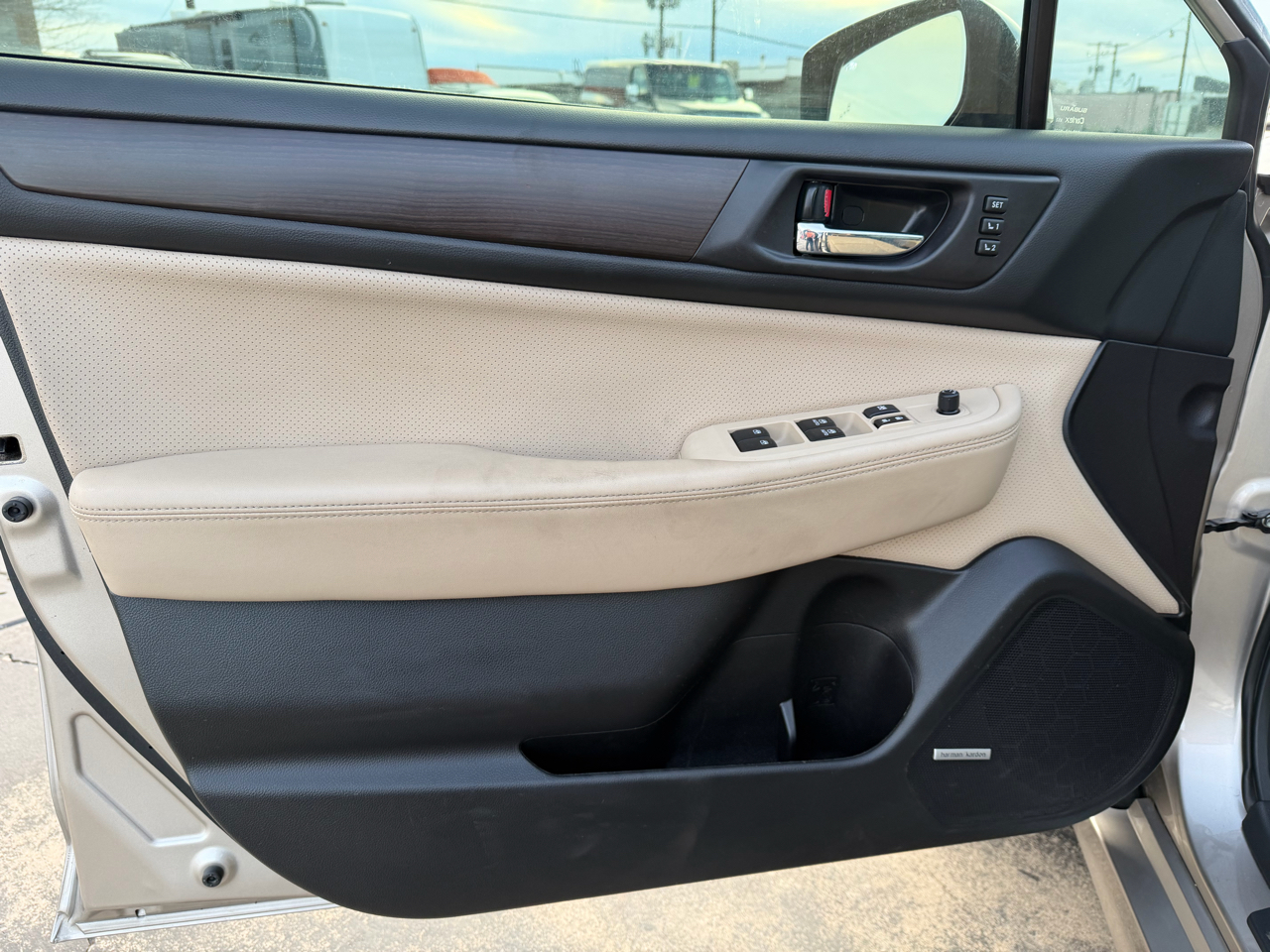 Subaru Legacy 3.6R Limited 2017