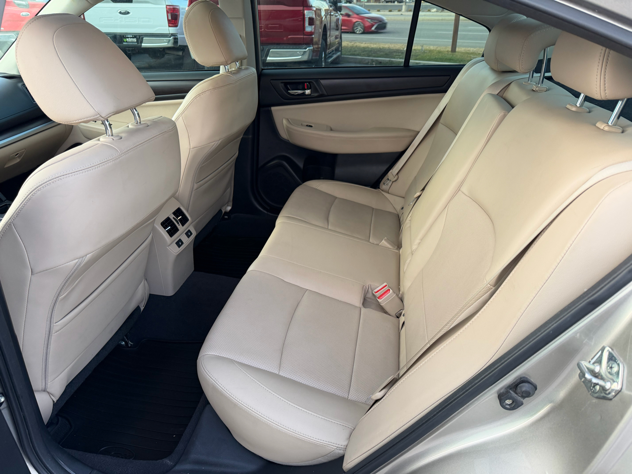 Subaru Legacy 3.6R Limited 2017