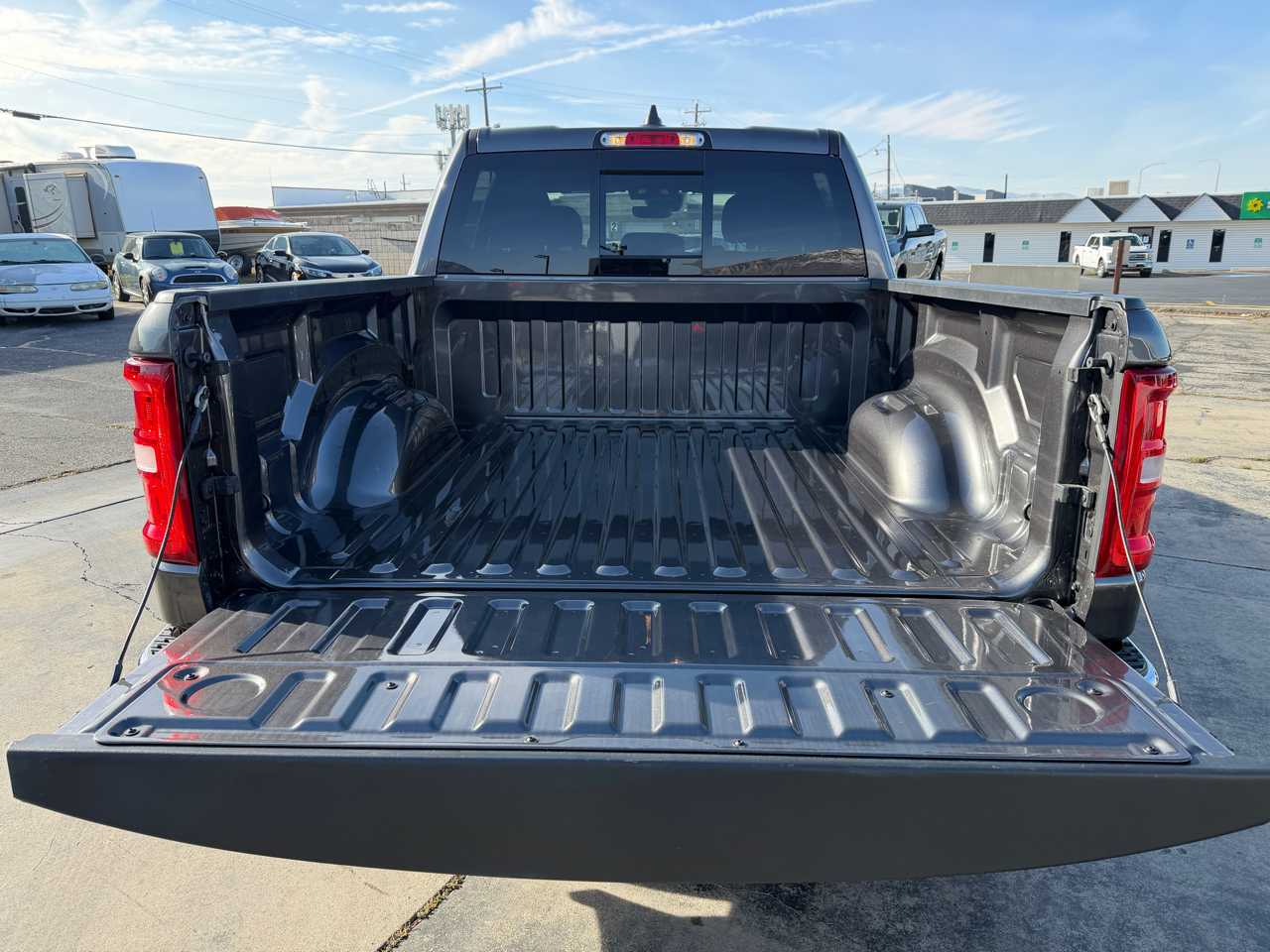 RAM 1500 Big Horn 4x4 Crew Cab 5'7" Box 2025