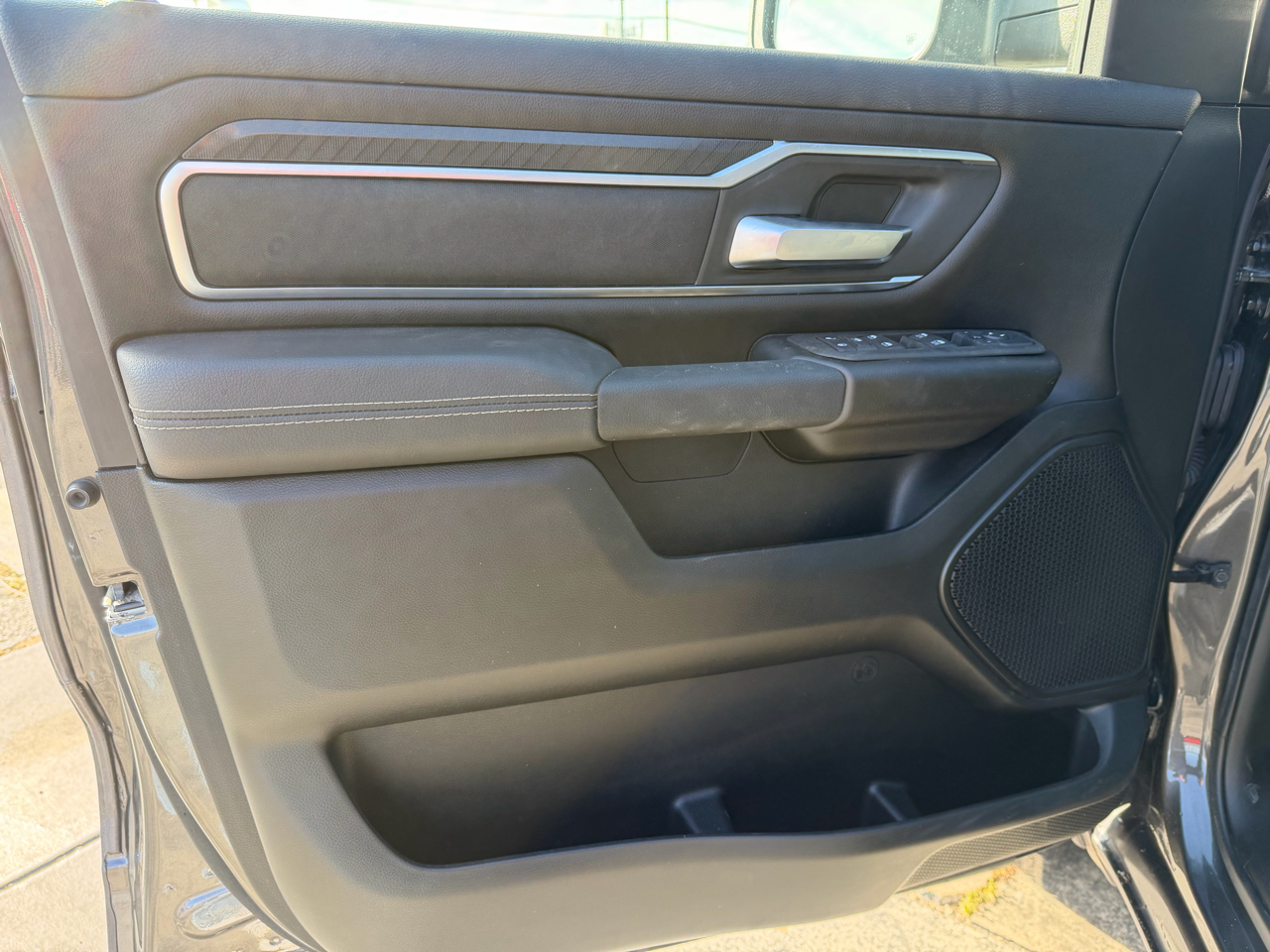 RAM 1500 Big Horn 4x4 Crew Cab 5'7" Box 2025