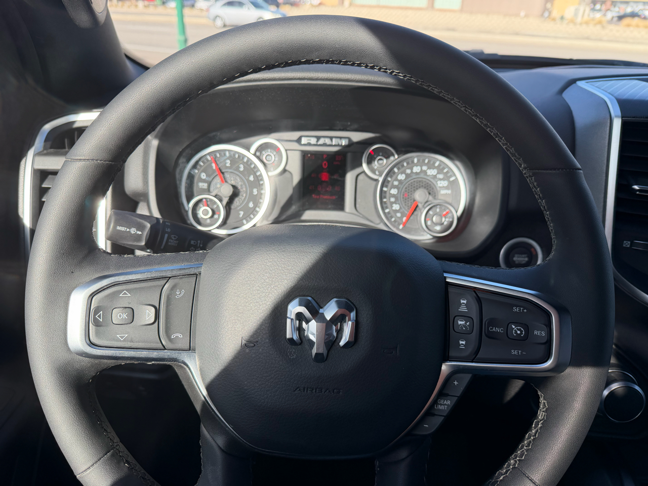 RAM 1500 Big Horn 4x4 Crew Cab 5'7" Box 2025