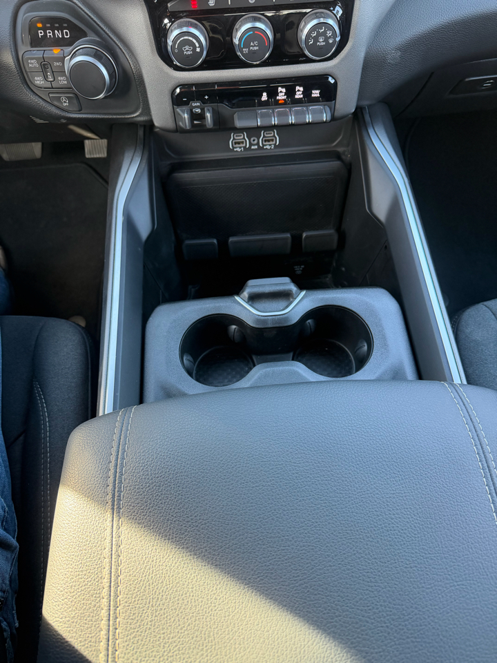 RAM 1500 Big Horn 4x4 Crew Cab 5'7" Box 2025