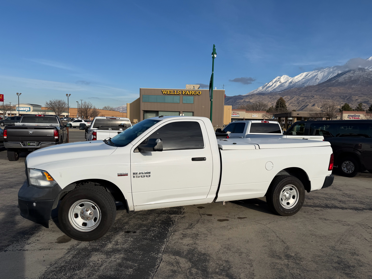 RAM 1500 4WD Reg Cab 140.5" Tradesman 2015