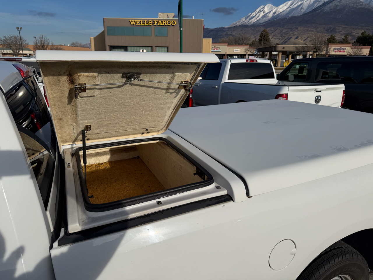 RAM 1500 4WD Reg Cab 140.5" Tradesman 2015