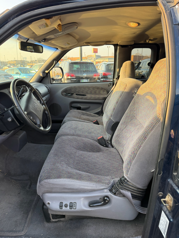 Dodge Ram 2500 4dr Quad Cab 139" WB HD 2001