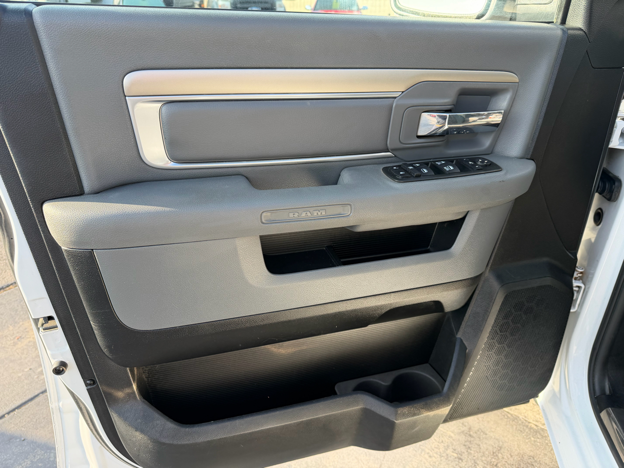 RAM 1500 4WD Crew Cab 140.5" Big Horn 2014