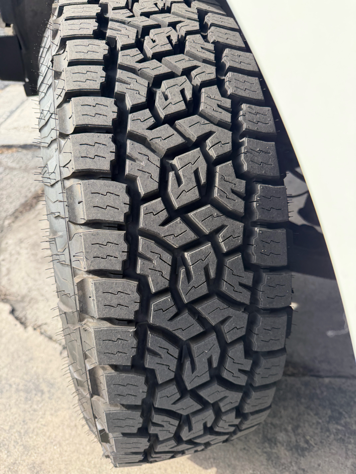 Nissan NV Passenger V8 SL 2017