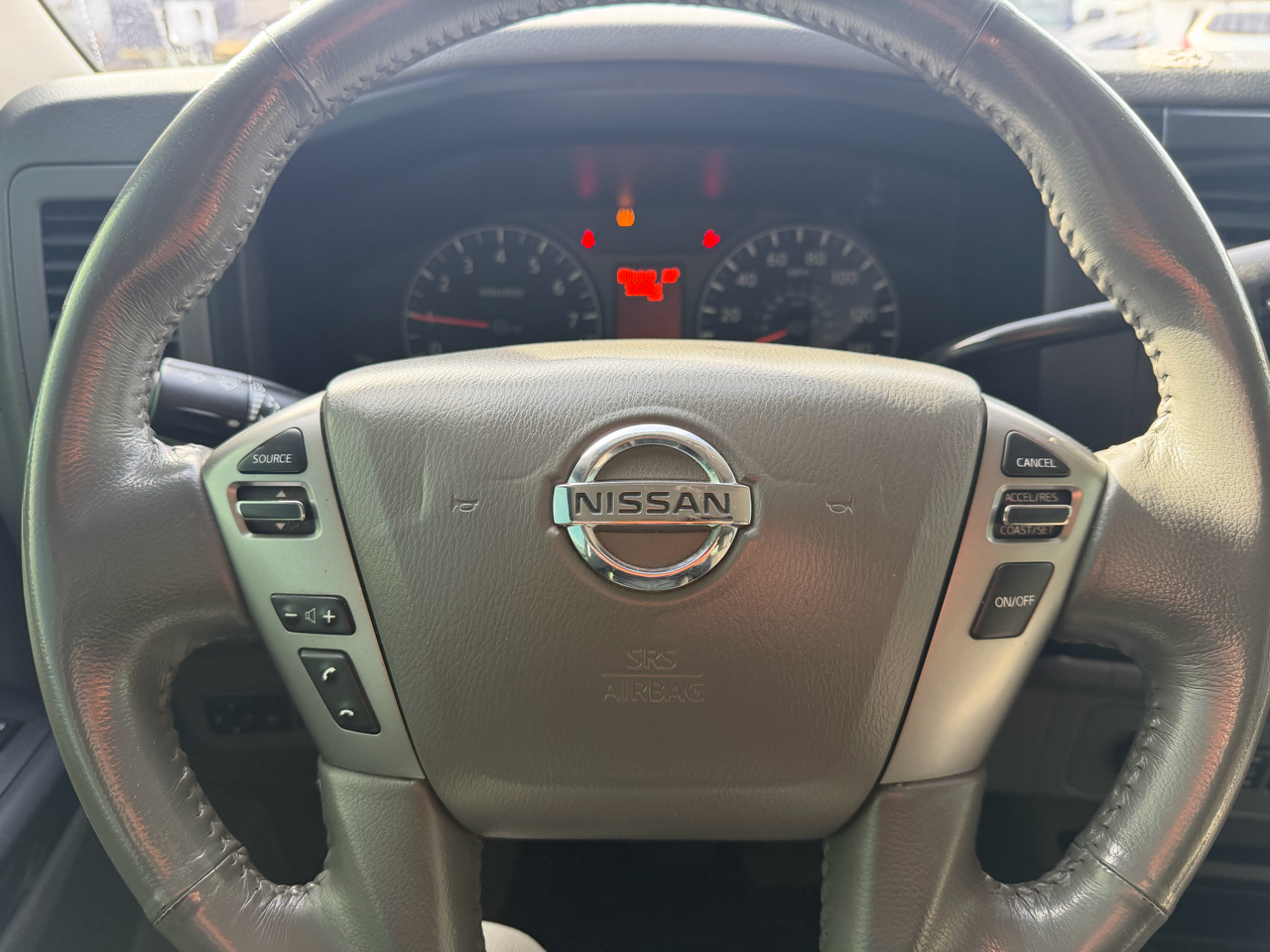 Nissan NV Passenger V8 SL 2017
