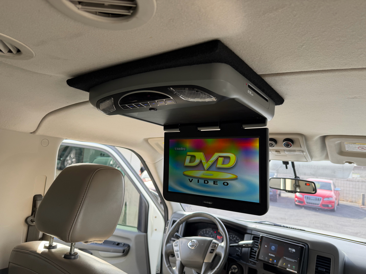 Nissan NV Passenger V8 SL 2017