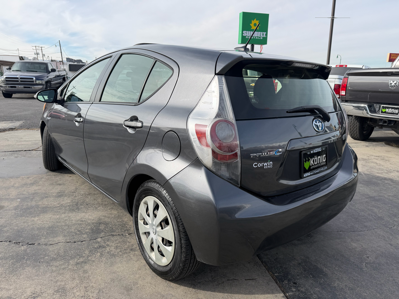 Toyota Prius c 5dr HB Three (Natl) 2013