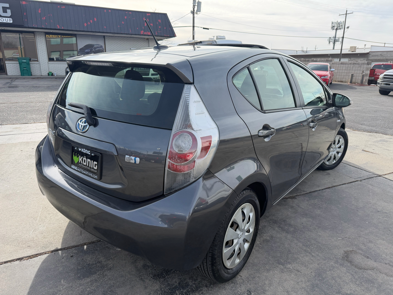 Toyota Prius c 5dr HB Three (Natl) 2013
