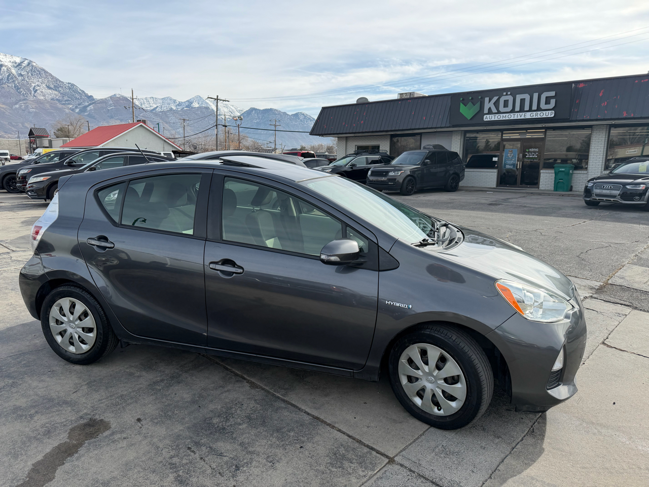Toyota Prius c 5dr HB Three (Natl) 2013
