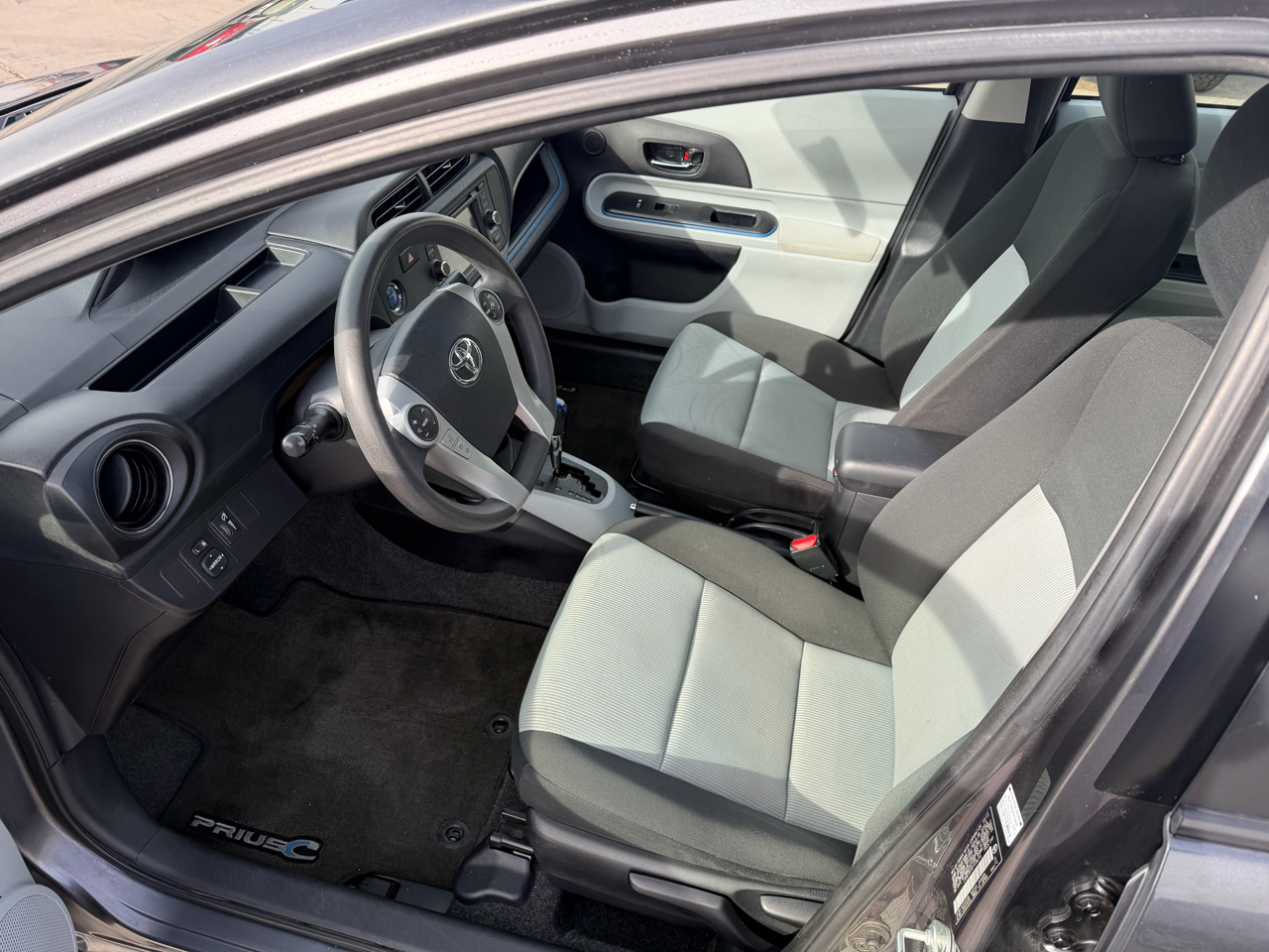 Toyota Prius c 5dr HB Three (Natl) 2013