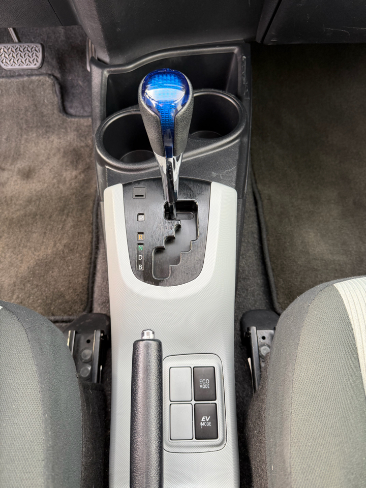 Toyota Prius c 5dr HB Three (Natl) 2013