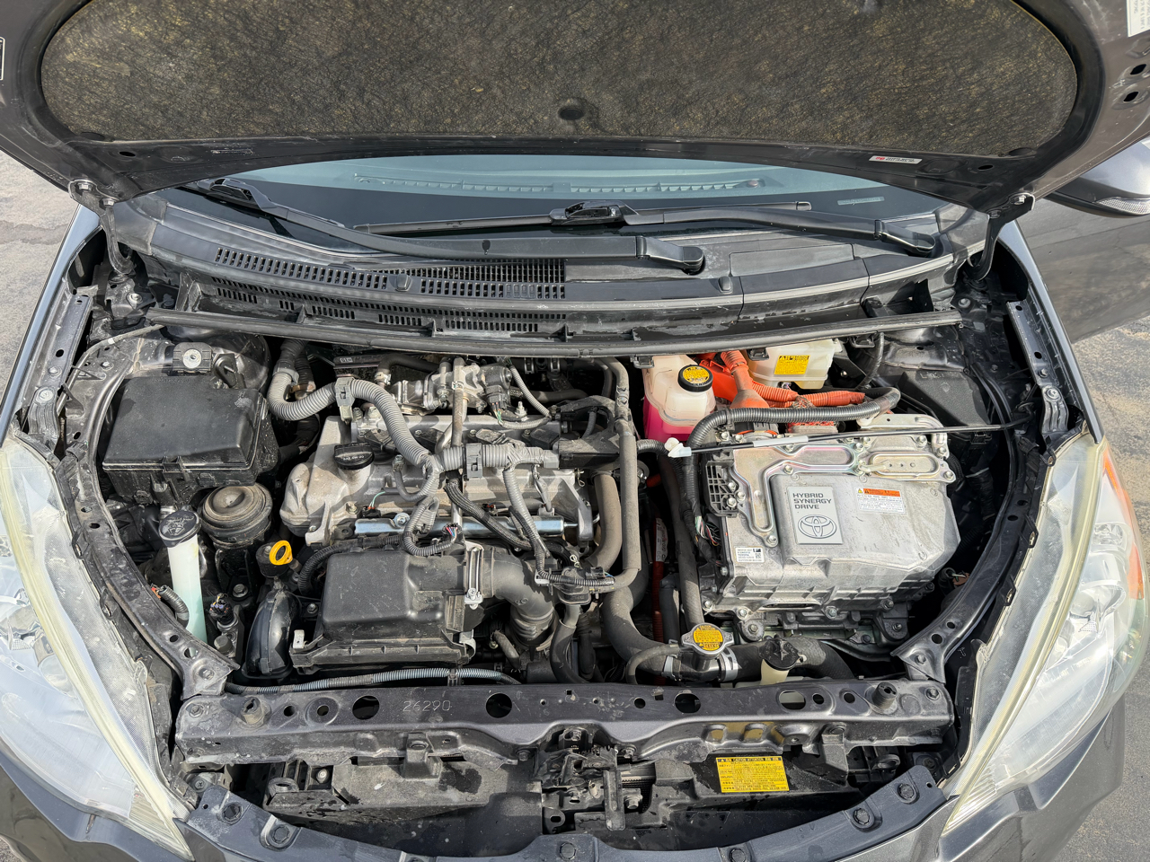 Toyota Prius c 5dr HB Three (Natl) 2013