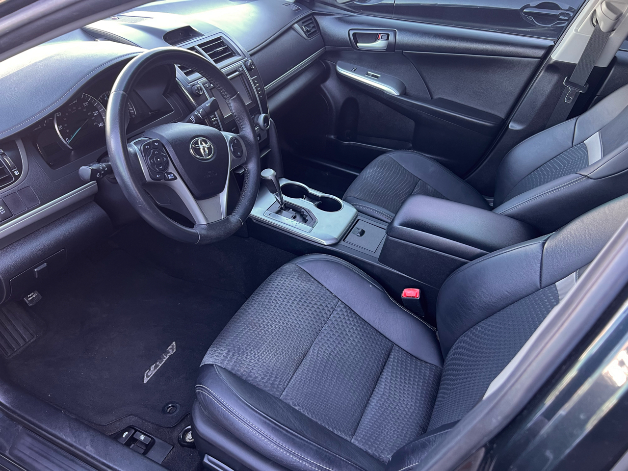 Toyota Camry 2014.5 4dr Sdn I4 Auto SE Sport (Natl) 2014