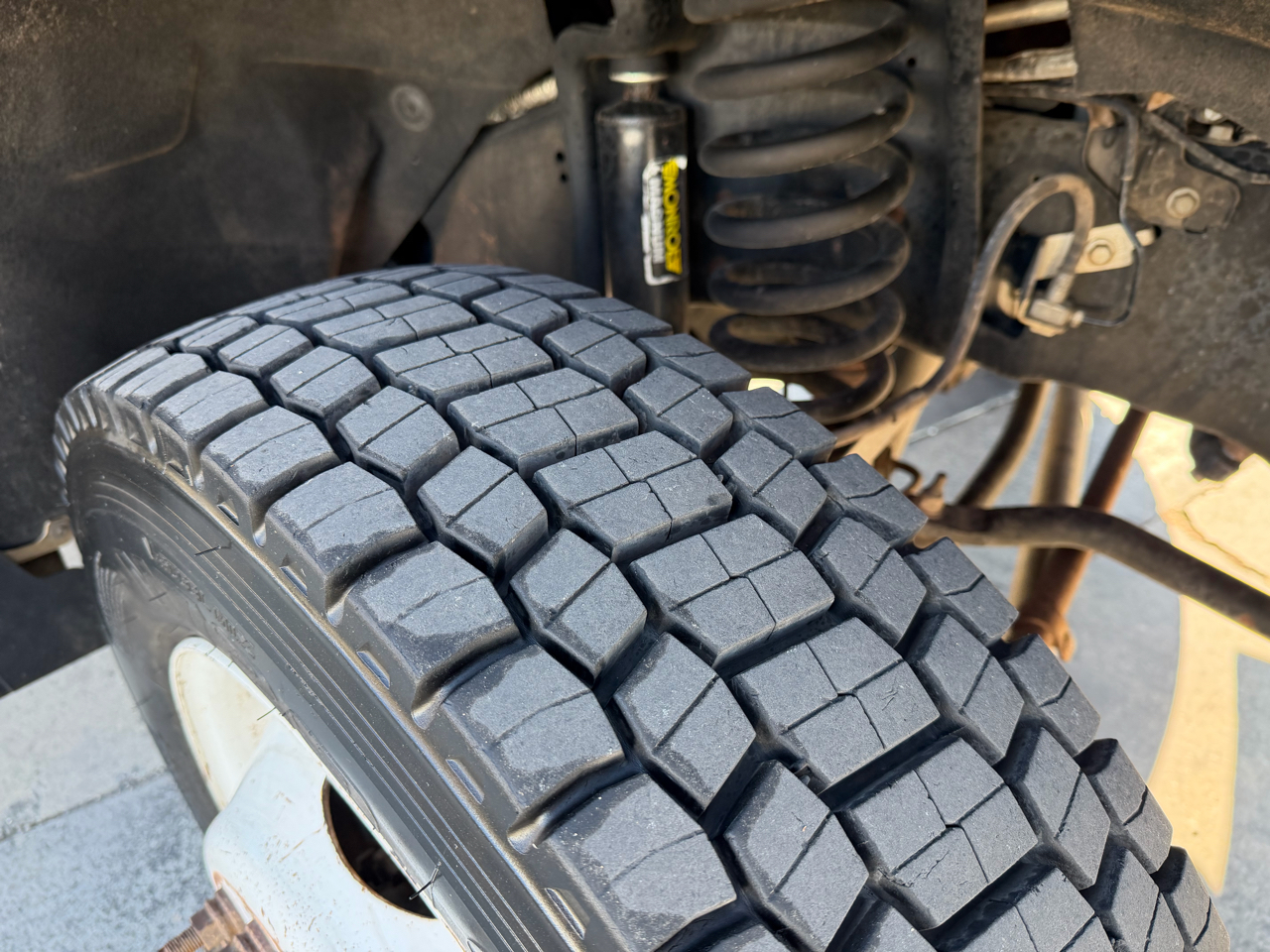 Ford Super Duty F-450 DRW 4WD Crew Cab 176" WB 60" CA Lariat 2012