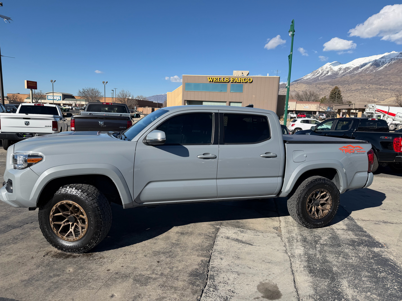 Toyota Tacoma 4WD TRD Off Road Double Cab 5' Bed V6 MT (Natl) 2019