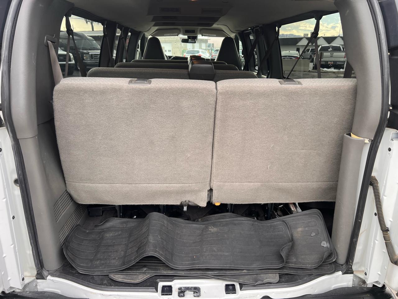 Chevrolet Express Passenger RWD 3500 155" LT 2019