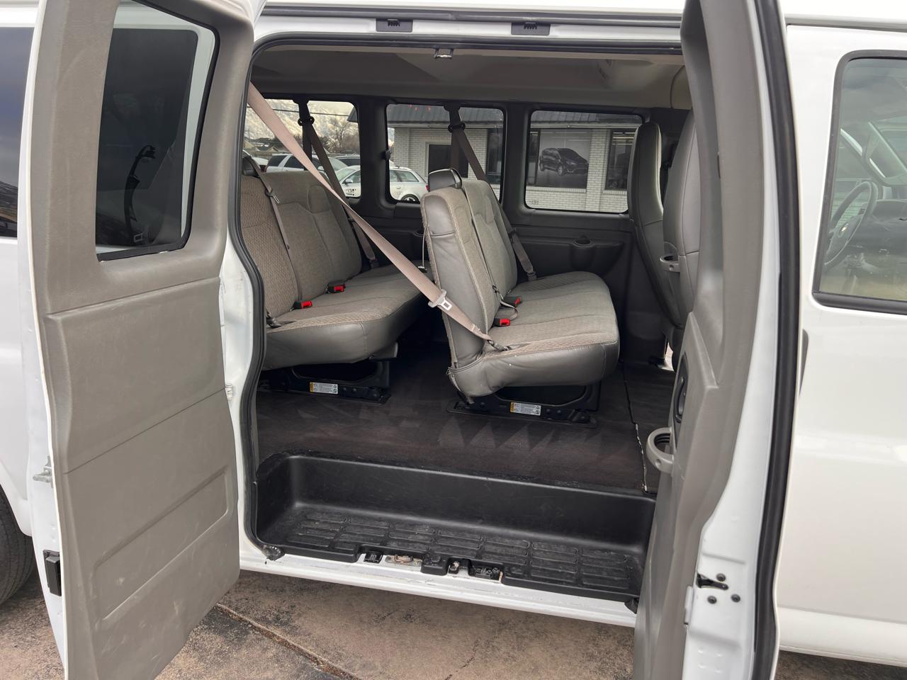 Chevrolet Express Passenger RWD 3500 155" LT 2019