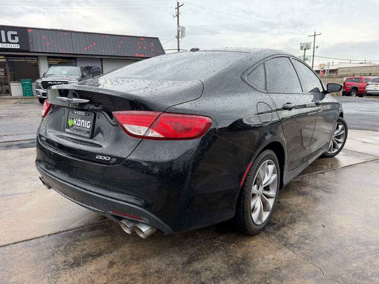 Chrysler 200 4dr Sdn S AWD 2016