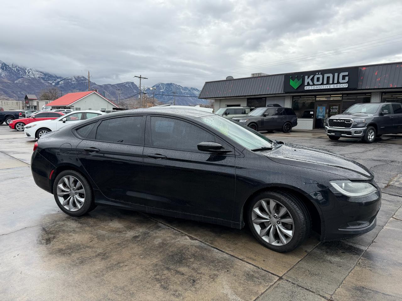 Chrysler 200 4dr Sdn S AWD 2016