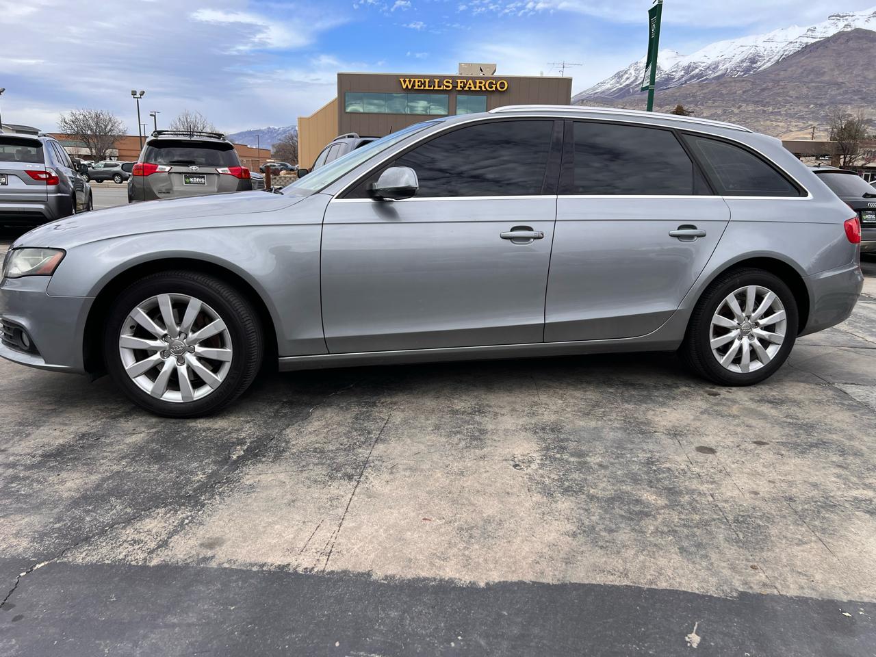 Audi A4 4dr Avant Wgn Auto quattro 2.0T Premium Plus 2010