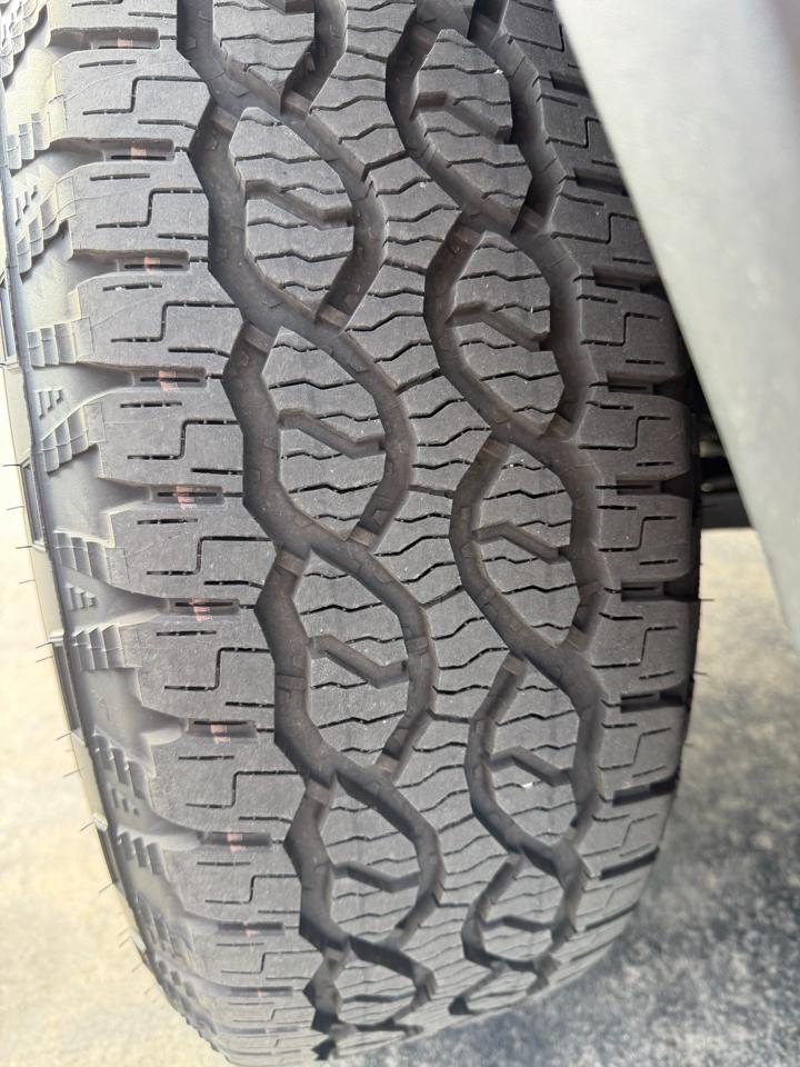 Jeep Grand Cherokee 4WD 4dr Laredo 2011