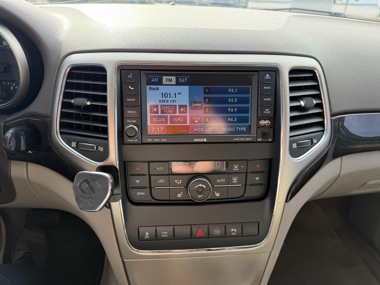 Jeep Grand Cherokee 4WD 4dr Laredo 2011