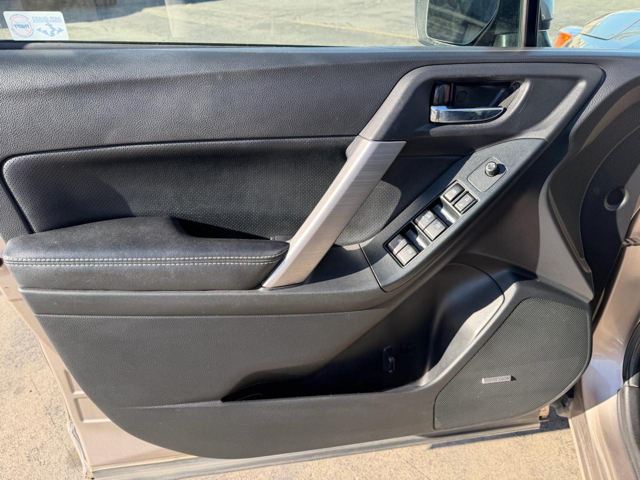 Subaru Forester 4dr CVT 2.5i Limited PZEV 2016