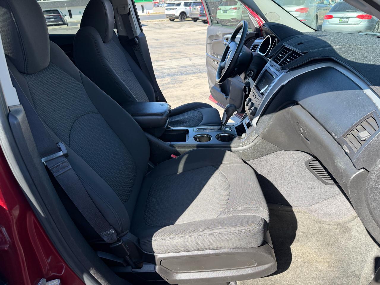 Chevrolet Traverse FWD 4dr LT w/1LT 2011