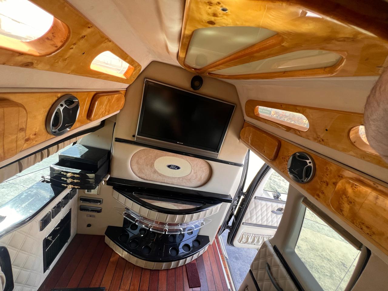 Ford Econoline Wagon E-350 Super Duty Ext XLT 2009