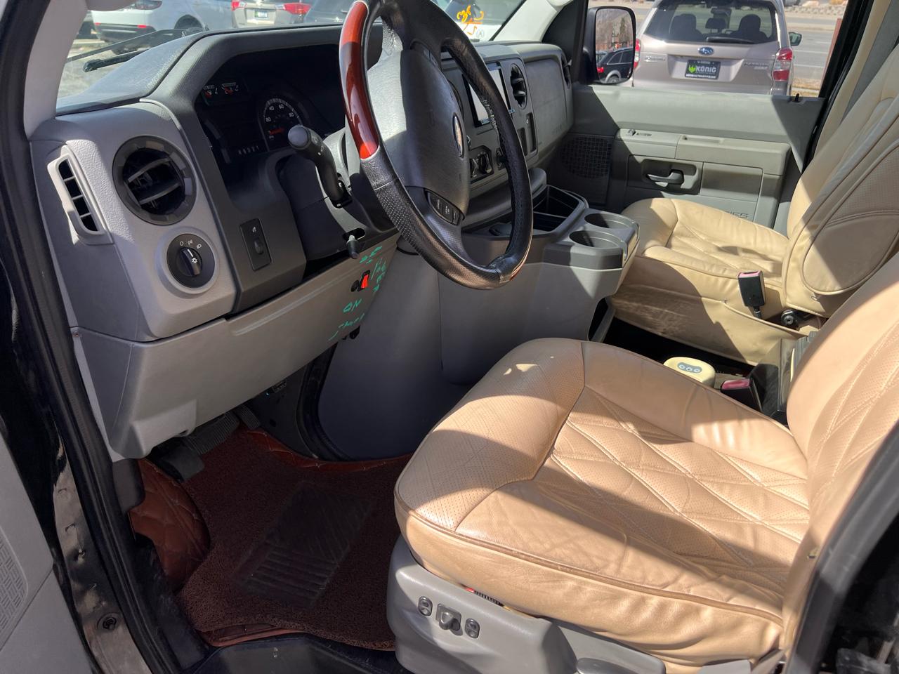 Ford Econoline Wagon E-350 Super Duty Ext XLT 2009