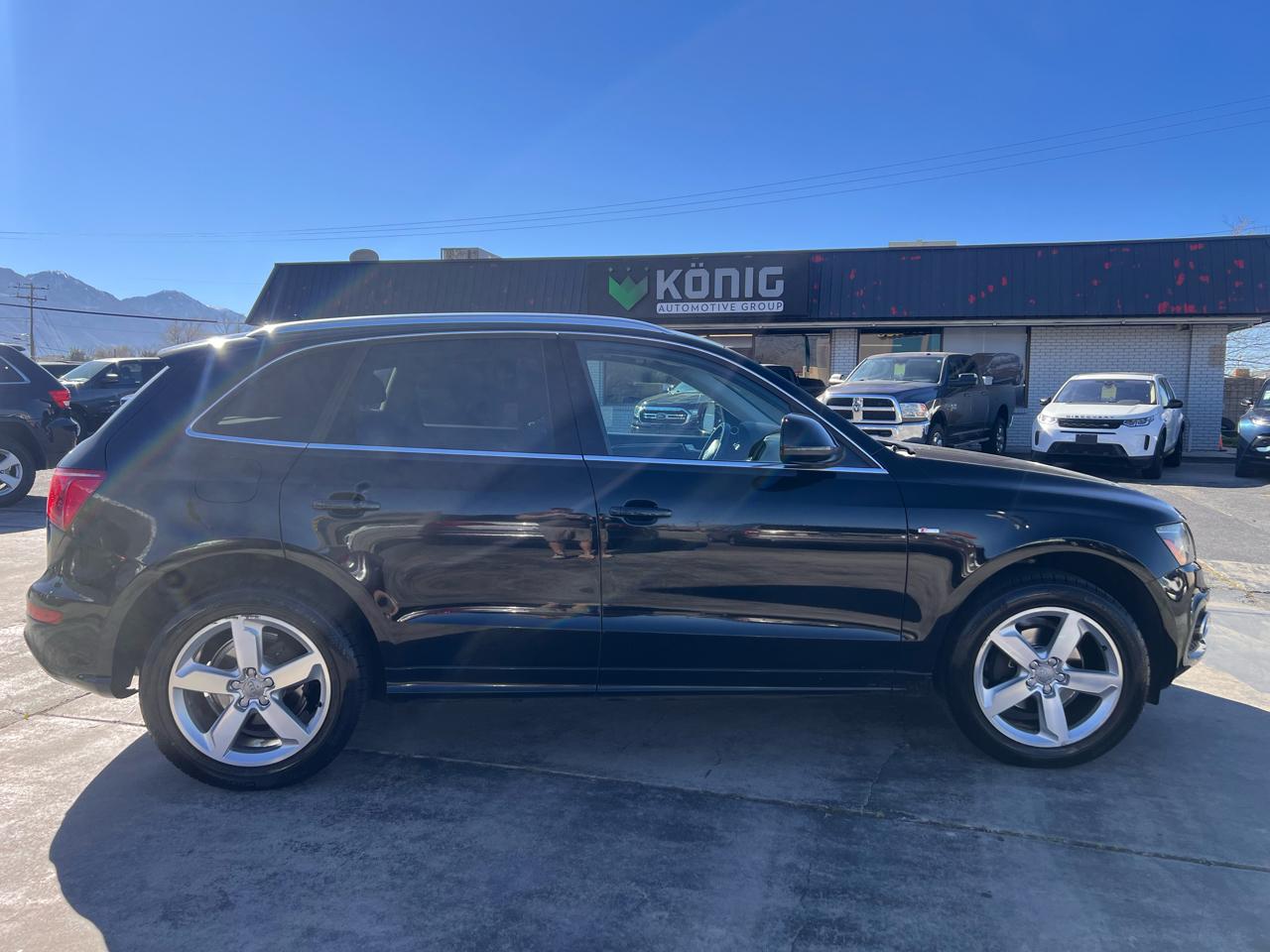 Audi Q5 quattro 4dr 3.2L Premium Plus 2012