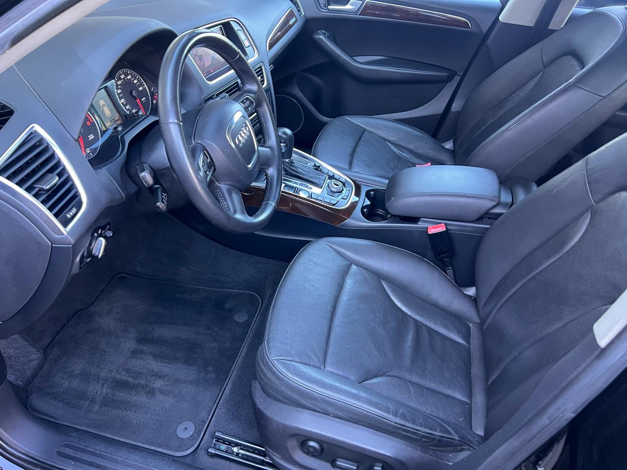 Audi Q5 quattro 4dr 3.2L Premium Plus 2012