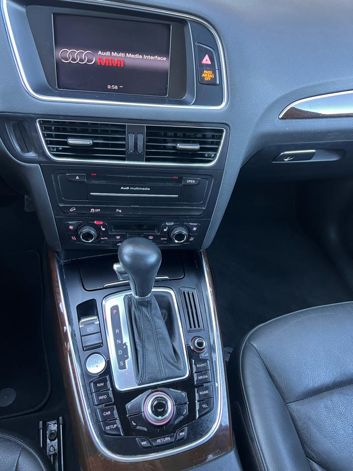 Audi Q5 quattro 4dr 3.2L Premium Plus 2012