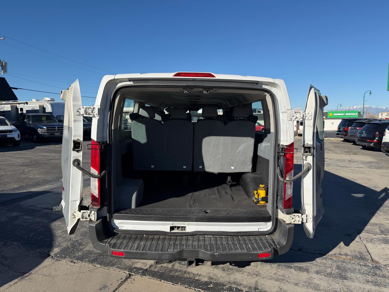 Ford Transit Wagon T-350 148" Low Roof XLT Sliding RH Dr 2017