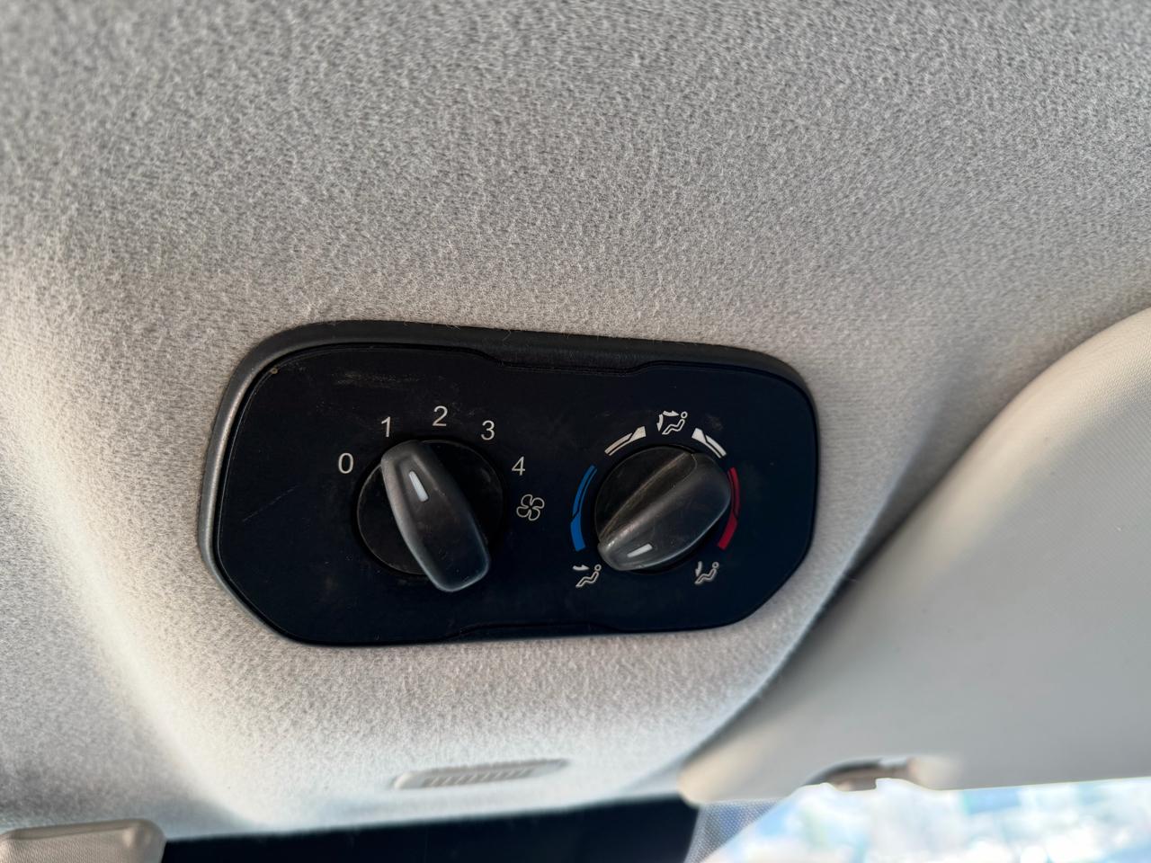 Ford Transit Wagon T-350 148" Low Roof XLT Sliding RH Dr 2017