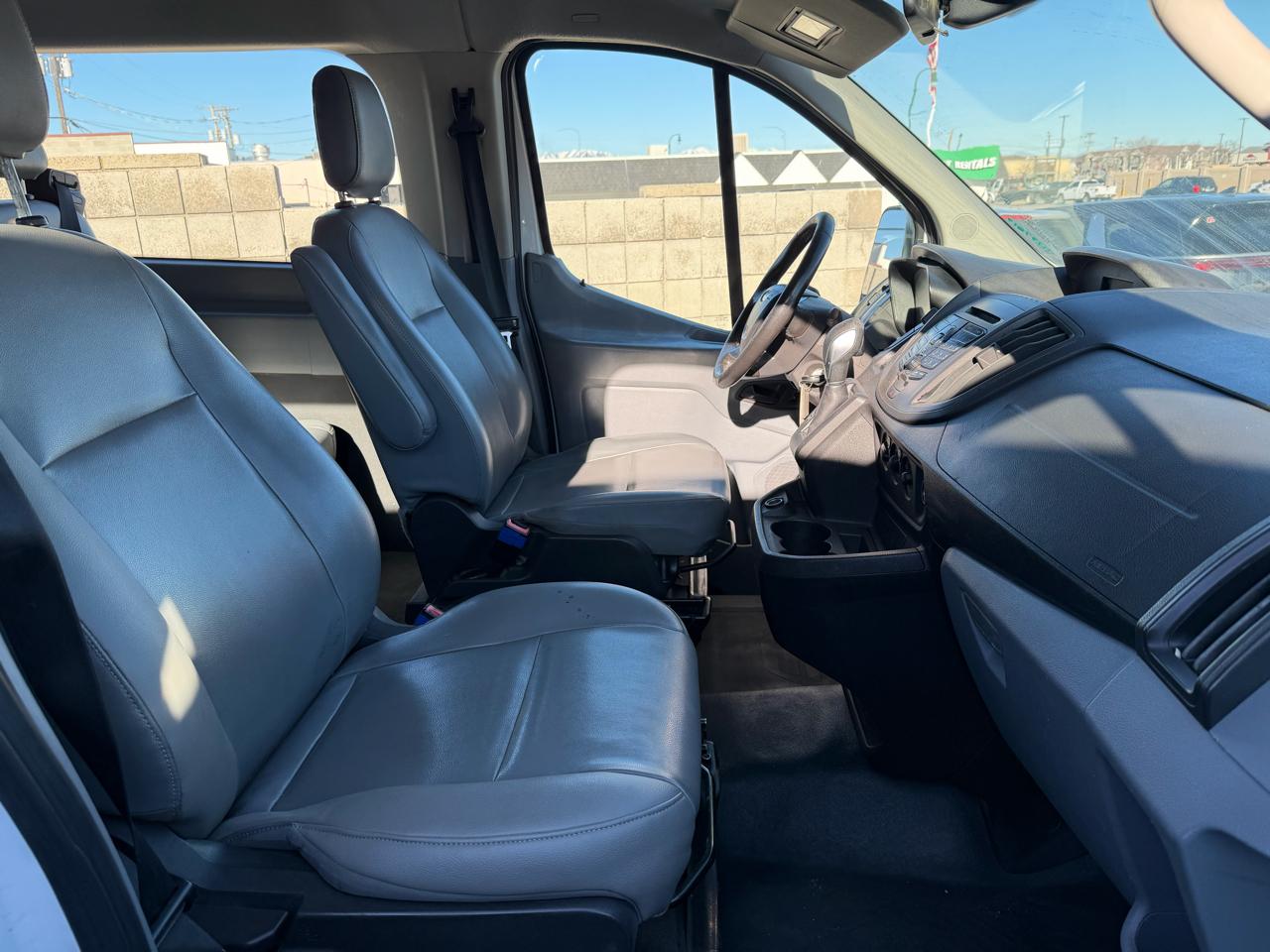 Ford Transit Wagon T-350 148" Low Roof XLT Sliding RH Dr 2017