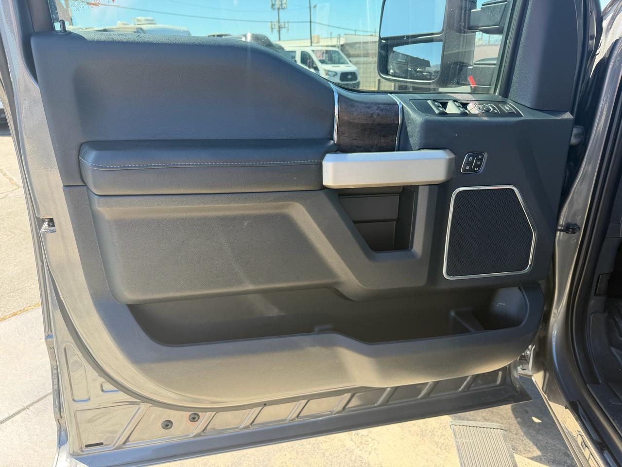 Ford Super Duty F-250 SRW 4WD Crew Cab 156" Lariat 2022