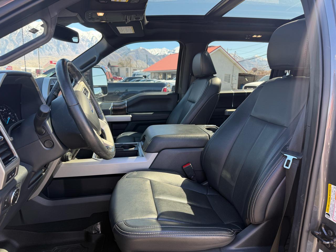 Ford Super Duty F-250 SRW 4WD Crew Cab 156" Lariat 2022